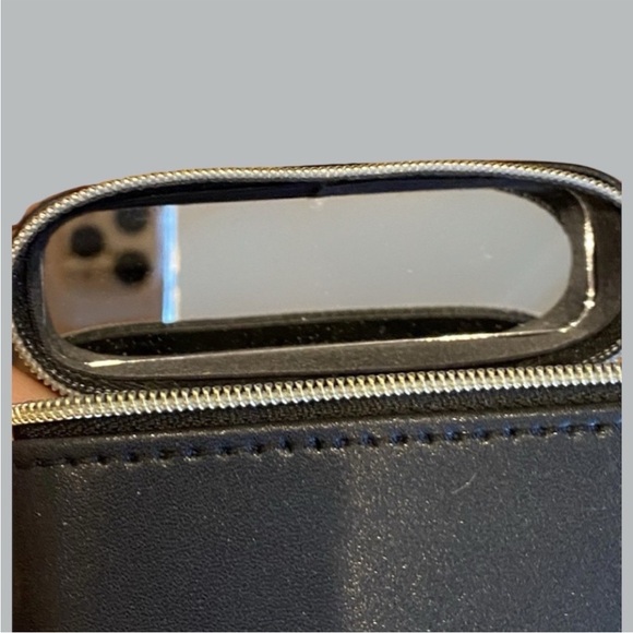 Chanel Makeup Novelty lipstick holder with chain - Picture 7 of 8